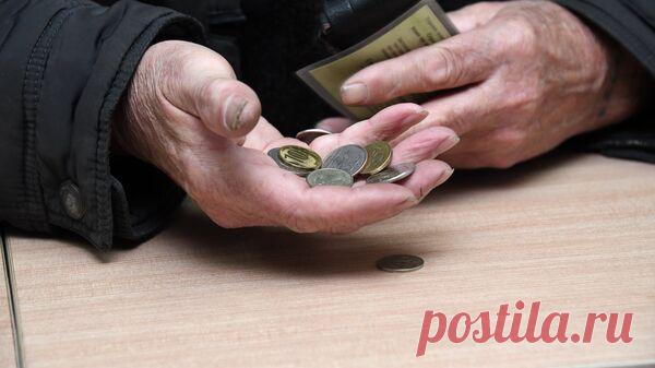 Военкомы с запада Украины подкупают пенсионеров в Херсоне, заявило подполье