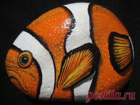 Painted Stone / River Rock/ Tropical/ Fish / Garden stone / Nautical /Home…