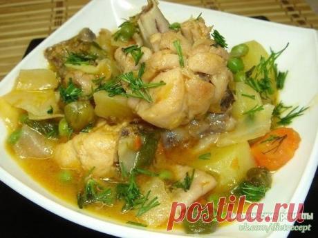Овощное рагу с капустой и курицей