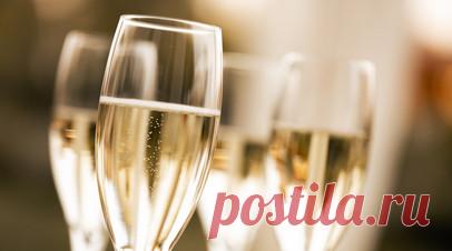 Агроэксперт Березнюк объяснил, как нужно выбирать качественное шампанское. Традиционно любой напиток, произведённый вне французского региона Шампань, уже не может считаться классическим шампанским, сказал в беседе с RT управляющий партнёр Agro and Food Communications Илья Березнюк. Читать далее