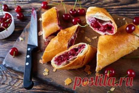 (37) Штрудель с вишней: 12 лучших рецептов приготовления - Будет вкусно - 18 июня - 43207204309 - Медиаплатформа МирТесен Фото: Myviewpoint, AdobeStock Классический штрудель имеет много вариаций исполнения. И еще больше – не совсем классических, но не менее вкусных рецептов. В этот раз подробнее остановимся на вариантах с вишней. Делимся секретами, как приготовить такой штрудель из разного теста. Для начинки подойдет - 18 июня - 43207204309 - Медиаплатформа МирТесен