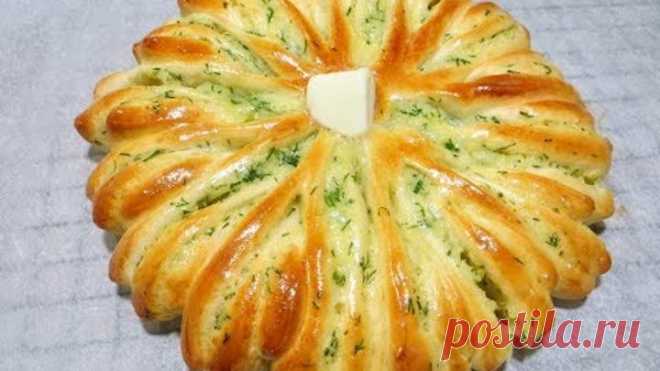 Делаем 16 надрезов и разворачиваем каждый лепесток! Рецепт самой красивой лепешки с начинкой