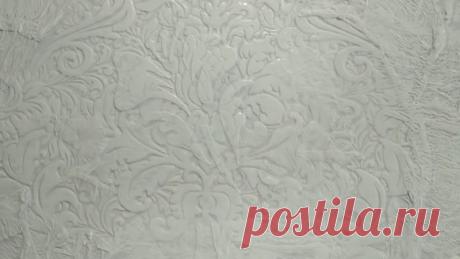 Интерьер с изюминкой: кружево + бумажные полотенца на стене