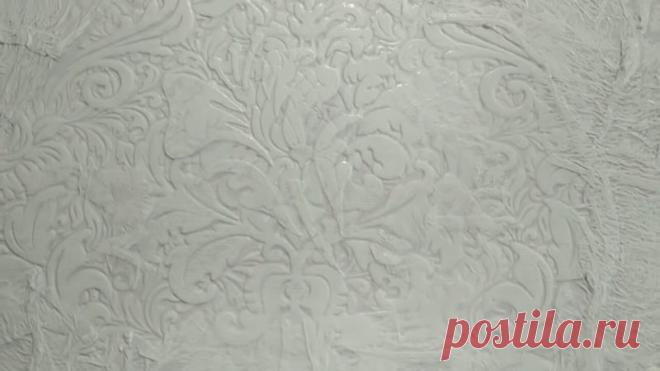 Интерьер с изюминкой: кружево + бумажные полотенца на стене