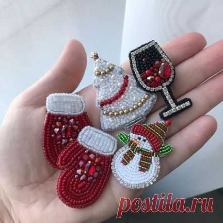 Зимние фантазии из бисера. Красиво получилось.