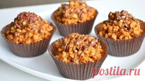 Мини — муравейники. Уж какой вкусный муравейник — знают все. Очень вкусно 
Ингредиенты:
для песочного теста:— яйца — 2 шт.— сливочное масло — 200 г.— сахарная пудра — 1 ст. ложка— разрыхлитель — 1/2 ч. ложки— мука — 500 г
Для крема:— сгущенное вареное молоко — 1 банка
 
При…