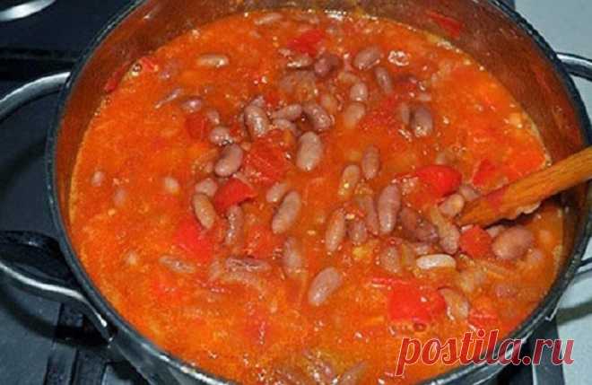 Вкусный салат с фасолью