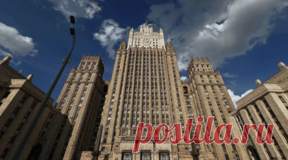 МИД: отказ итальянской газеты публиковать слова Лаврова вызвал эффект Стрейзанд. Отказ итальянской газеты Corriere della Sera публиковать полное интервью с главой МИД России Сергеем Лавровым привёл к «эффекту Стрейзанд». Об этом на брифинге рассказала официальный представитель российского министерства Мария Захарова, назвав инцидент проявлением «жесточайшей цензуры». Читать далее