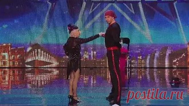 `80-ЛЕТНЯЯ БАБУЛЯ-ЗАЖИГАЛОЧКА!!!` - Зал в шоке!!!!