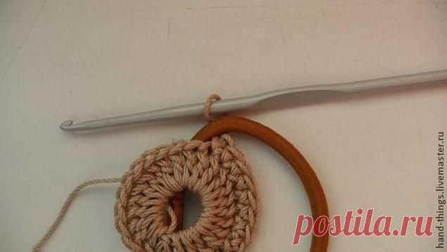 Украшаем резинку для волос вязаным цветком | Сделай сам!