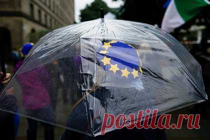 На Украине обвинили ЕС в медлительности в вопросе санкций против России. Замруководителя офиса президента Украины Владимира Зеленского Игорь Жовква обвинил Евросоюз (ЕС) в медлительности в вопросе санкций в отношении России. По его мнению, США «выступают достаточно активно» в вопросе санкций, в то время как партнеры из ЕС «недостаточно быстро и эффективно реагируют».