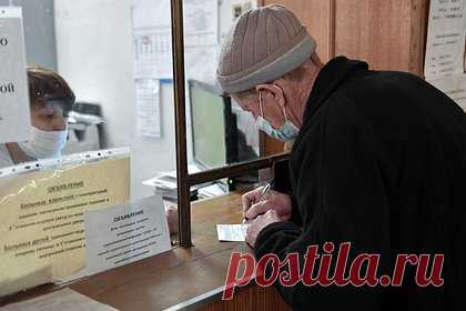 Главврач отреагировал на жестокое обращение с пенсионером в больнице Кубани. Врача-терапевта, в чью смену пожилого пациента привязали к койке обрывками простыни, отстранили от работы для проведения внутренней проверки. Об этом, реагируя на жестокое обращение с пенсионером, сообщил главврач Центральной районной больницы Красноармейского района Кубани Андрей Бобров.