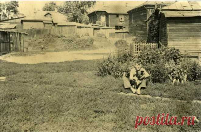Черкизово 1952 год.
Жидков переулок. Во дворе дома 28/15.