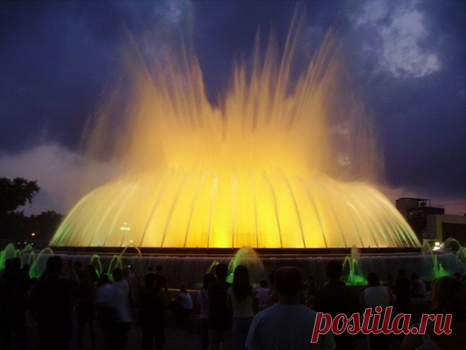 Магический фонтан Монтжуик