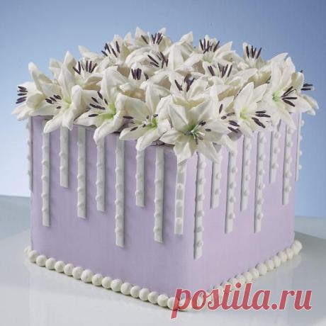 Lillies and Lavender Cake