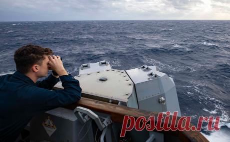 Минобороны России сообщило о слежении за эсминцем США в Черном море. Российские военные начали слежение за ракетным эсминцем ВМС США Arleigh Burke (DDG-51, «Арли Бёрк») в Черном море.