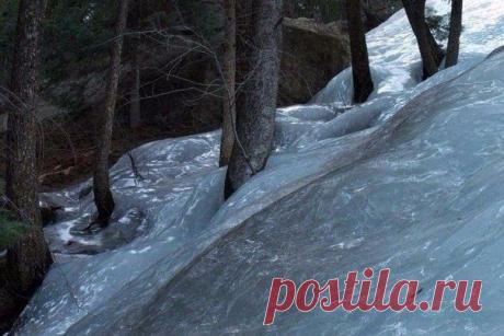 Замерзшая горная река. / Взлом логики