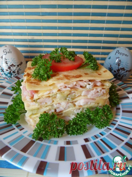 Слоеная закуска из омлета с сыром и ветчиной - кулинарный рецепт