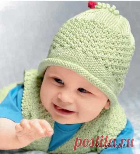 Шапочка для младенца связана на чулочных спицах теплая и удобная. Вяжется шапочка для новорожденных легко и быстро. Еще модели шапочки спицами для детей.

Размеры: 74-80/86-92 (9-12 месяцев/1-2 года)
Материалы для вязания: 50 г светло-зелёной пряжи Island (100% хлопка, 125 м/50 г), набор чулочных спиц № 3, крючок № 2,5.
Показать полностью…