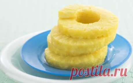 Люди съедают меньше, если блюдо подано на голубой тарелке.