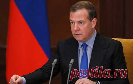 Медведев назвал паранойей слова Борреля о возможном &quot;российском ядерном ударе&quot;. Запад не будет &quot;по полной впрягаться&quot; за Украину, отметил зампред Совета безопасности