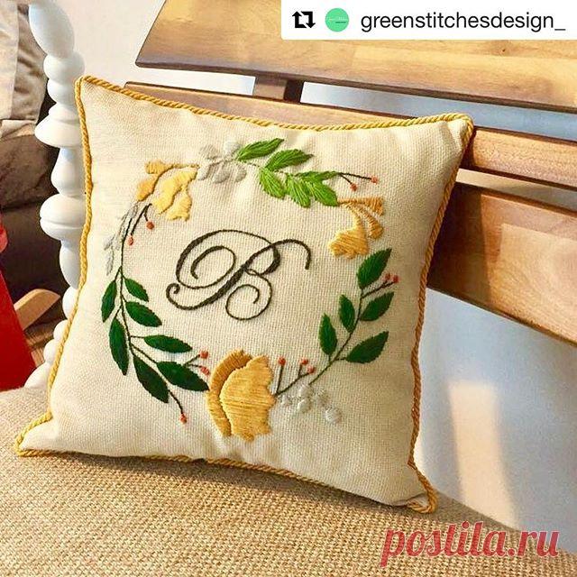 @greenstitchesdesign_ #pillows #embroidery #bordado #broderie #ricamo #handembroidery #needlework