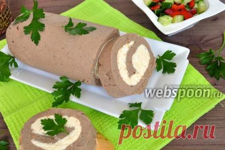 Рулет из куриной печени с яично-сырной начинкой.