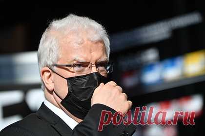 Россия назвала ЕС сверхдержавой двойных стандартов. На данный момент взаимодействие Москвы и Европейского союза полностью заморожено, но никто не говорит, что навсегда. Об этом заявил постпред России в объединении Владимир Чижов. Дипломат также уличил ЕС в политике двойных стандартов в связи с позицией Брюсселя по вопросу приема беженцев.