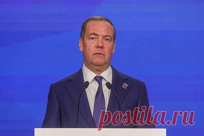 Европейский политик обратился к Медведеву с просьбой по Украине