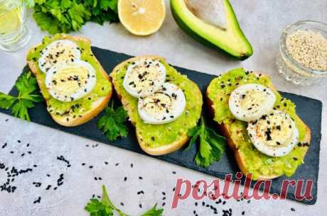 Бутерброды с авокадо и яйцом рецепт с фото пошагово - 1000.menu