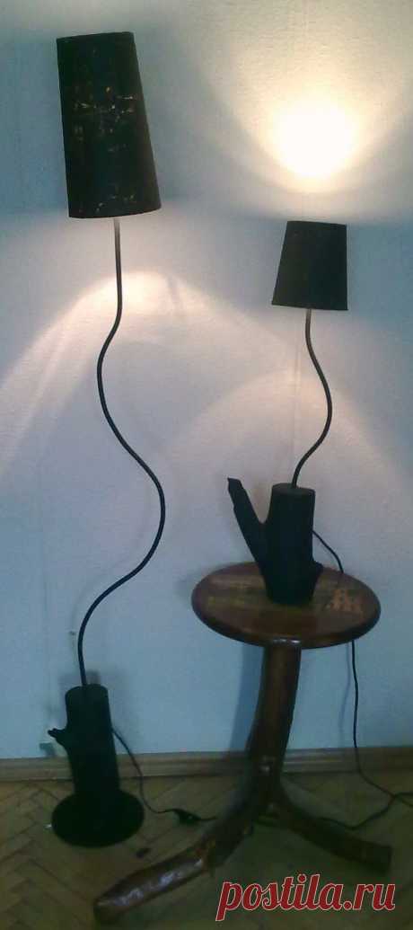 Торшер плюс светильник . Основа натуральное дерево( коряга )