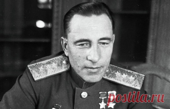 Михаил Катуков: за что Жуков хотел расстрелять генерала-танкиста Между Георгием Жуковым и Михаилом Катуковым за годы войны не раз возникали всевозможные трения. Некоторые из этих конфликтов имели под собой основания, а некоторые были беспочвенными. Однажды Жуков даже написал на Катукова донос. Причем, в записке Георгий Константинович напирал на те грехи Катукова, в которых он был замечен сам.