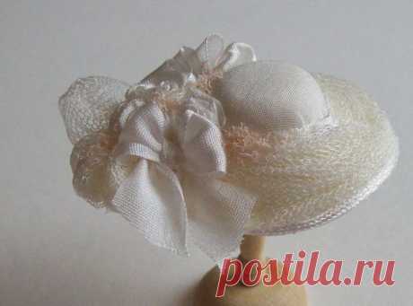 Pretty 1/12 scale handmade dollhouse miniature silk hat