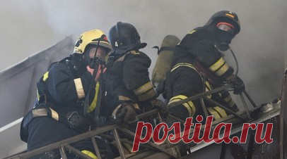 Три человека погибли при пожаре в жилом доме в Курске. Три человека погибли в результате пожара в жилом доме в Курске, информирует пресс-служба МЧС России по Курской области. Читать далее