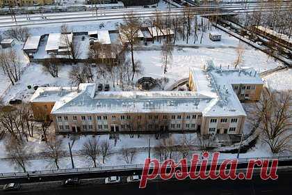В российском вузе введут плату за прогулы. В Санкт-Петербургском педиатрическом университете с начала апреля введут плату за пропуск занятий — студенты будут обязаны оплачивать обязательные дополнительные занятия в случае пропуска. Об этом сообщает Baza в Telegram-канале. По информации издания, минимальная цена одного академического часа составит 700 рублей.