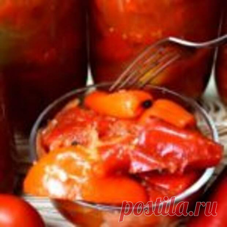 Лечо пальчики оближешь! Ингредиенты:помидоры – 4 кг,перец болгарский – 5 кг,сахар – 1 стакан,соль – 2 столовых ложки (с горкой),растительное масло – 1 стакан,уксус 9% – 2 столовых ложки Приготовление: Помидоры вымыть и прокрутить на мясорубке. Перец вымыть,