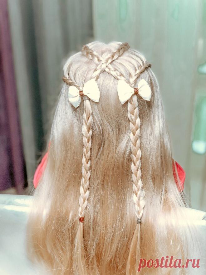Перекрестные косы на распущенных волосах | LittleMods | Яндекс Дзен