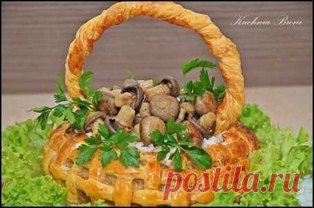 Корзина из слоеного теста с мясом, рисом и грибами | Готовим вместе