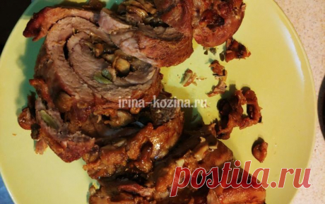 Мясной рулет в духовке из свинины с начинкой - рецепт пошагово Сегодня будем готовить изумительно вкусный рулет мясной в духовке, фаршированный с грибами и сыром.Такой рулетик из свинины, запеченный в рукаве получается