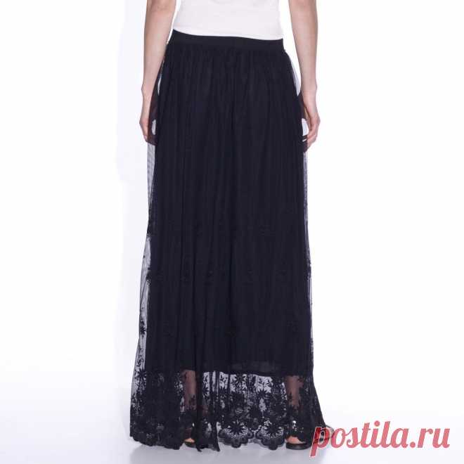 Embroidered Tulle Lined Petticoat Skirt
£35.40
This skirt is THE retro-chic piece of the season! Embroidered at the hem. Wide waistband elasticated at the back. Side seam pockets. Length approx. 105 cm. 100% polyamide tulle. Lined in viscose voile.