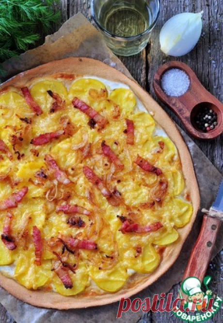 Пирог &quot;Тартифлетт&quot; с беконом, луком и картофелем - кулинарный рецепт