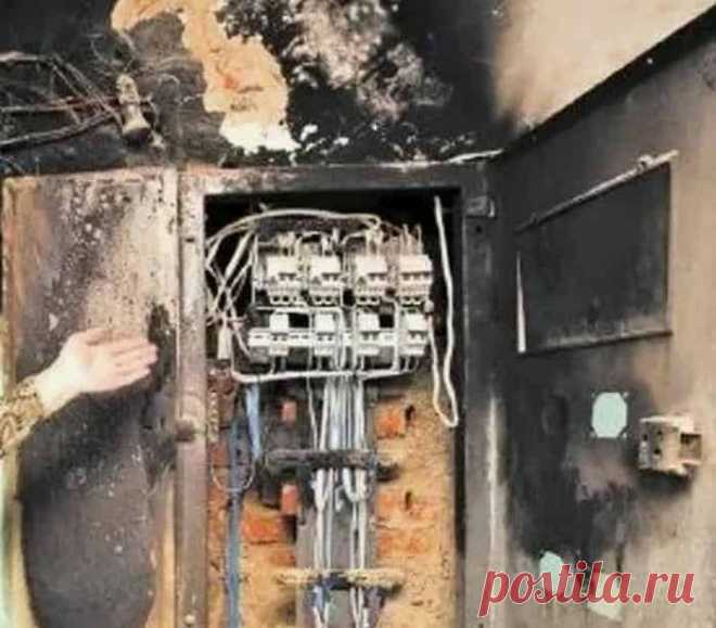 Одна из самых распространенных ошибок электриков — недооценка или переоценка нагрузки на сеть. Если нагрузка рассчитана неправильно, это может привести к