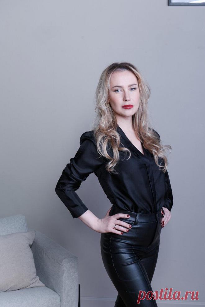 Обзор книг про отношения с едой и отношение к себе.
Закончить цикл статей про расстройства пищевого поведения мне бы хотелось с обзором на книги об этой теме. Я считаю, что невозможно со всех сторон и подробно описать все нюансы РПП и факторов, которые к ним приводят. А особенно сложно в статьях дать представление о том, как же на самом деле правильно. Поэтому я предлагаю Вашему […]
Читай дальше на сайте. Жми подробнее ➡