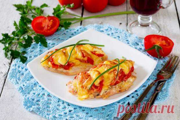 Куриные отбивные в духовке: 12 самых вкусных и простых рецептов - Будет вкусно - Медиаплатформа МирТесен Хочется чего-то более оригинального, чем просто жареные отбивные? Тогда приготовь куриные отбивные в духовке – с помидорами, грибами, кабачками, ананасами или даже шпинатом. Делимся 12 отличными рецептами, которые будет несложно повторить! 1. Куриные отбивные с сыром и помидорами в духовке - 30 сентября - 43983586131 - Медиаплатформа МирТесен