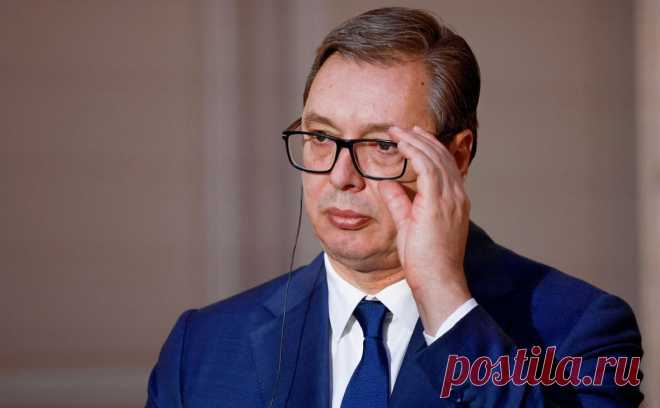 В правительстве Сербии объяснили разницу между Вучичем и Януковичем. Протесты в Сербии могут двигаться «по сценарию Майдана», однако Вучич «не Янукович», он не собирается бежать из страны и «уступать власть головорезам», заявил вице-премьер Вулин. 10 августа акция проходит в центре Белграда