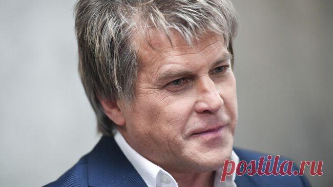 Суд взыскал с певца Глызина долг за электричество