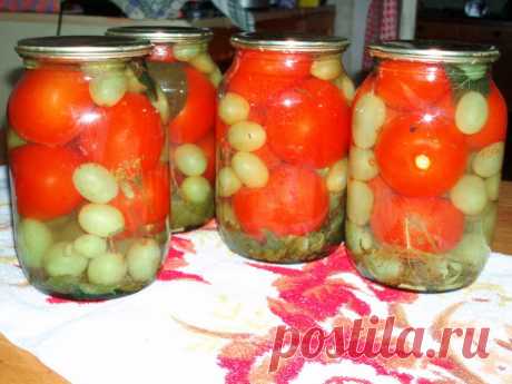 Маринованные помидоры с виноградом на зиму:рецепт