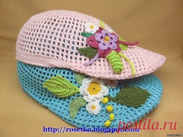 КАК СВЯЗАТЬ ЛЕТНЮЮ КЕПОЧКУ

Связана кепка из пряжи «Нарцисс», 100% хлопок,100г/400м, крючком №1,75.
Обхват головы 47-48см.
Ушло на неё меньше половины моточка.
Узор самый наипростейший - филейная сетка, столбики с накидом через одну воздушную петлю.

схема состоит из двух частей.
Первая часть.

Начинаем, как всегда с донышка.
Вяжем его по схеме, с 1-го по 10-й ряд – это ряды с прибавлениями.
В результате должен получиться плоский блинчик диаметром 13см.

После этого вяжем ...