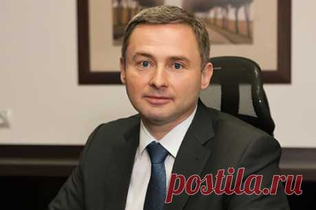 В деле бывшего губернатора Пензенской области появился новый фигурант. В деле экс-губернатора Пензенской области Ивана Белозерцева, обвиняемого в коррупции, появился новый фигурант — гендиректор крупной фармацевтической компании «Фармстандарт» Григорий Потапов. По версии следствия, он был в доверительных отношениях с бизнесменом Борисом Шпигелем и через него передавал взятки губернатору.