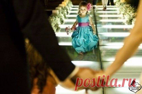 Кого ты любишь больше маму или папу?!
- Маму и папу!
- А больше?!
- А больше никого!